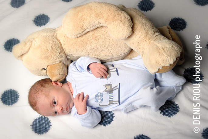 Bébé de 6 jours à domicile