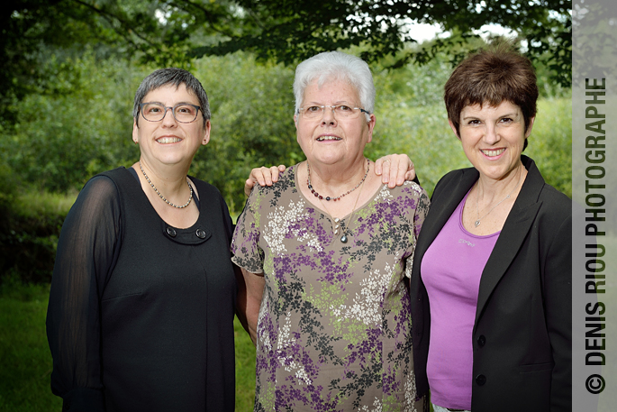 Portrait de famille en extérieur